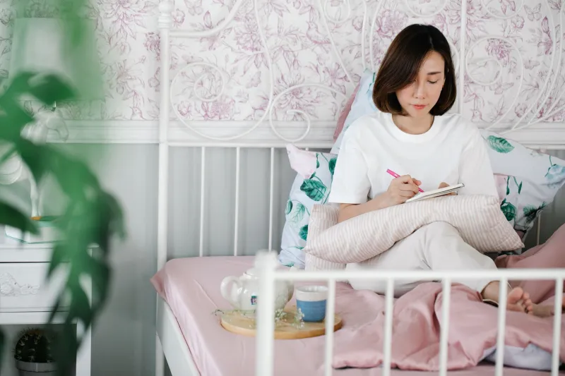 10 Affirmations That Actually Hold Up on a Messy, Ordinary Tuesday