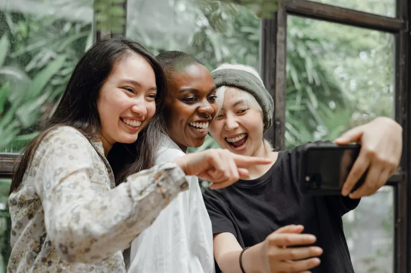 When the Group Chat Becomes a Body-Shame Spiral: How to Shift the Language Around You